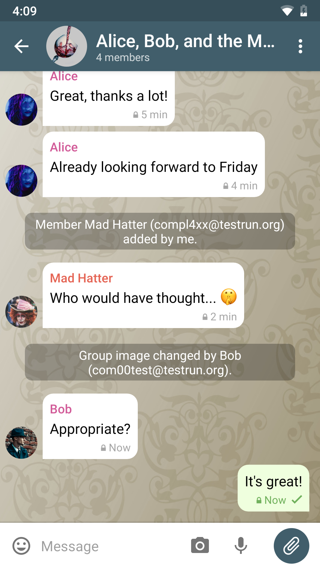 Android'deki Delta Chat'in bir sohbeti gösteren bir ekran görüntüsü